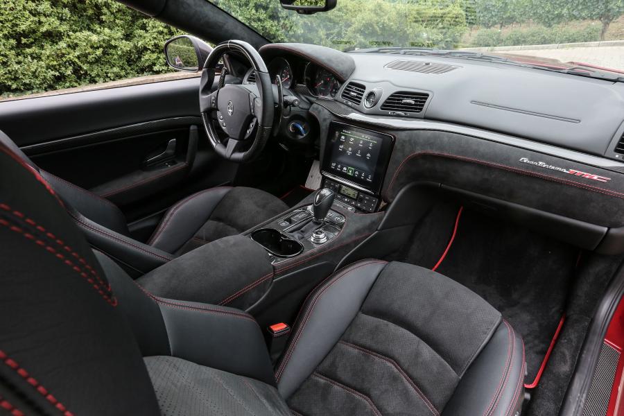 Интерьер Maserati GranTurismo MC 2017 года  (фото 53 из 70)